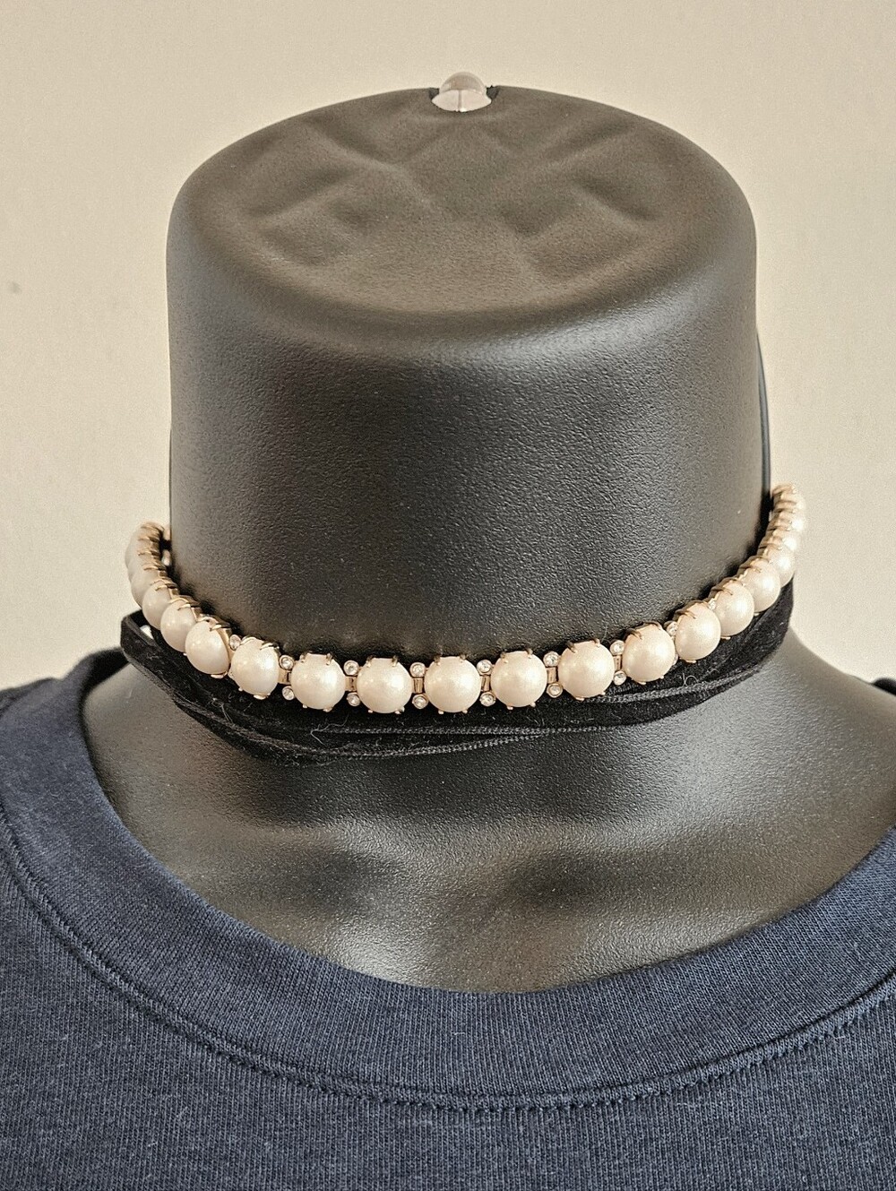 Kate Spade Classic Pearl-Style Beaded Choker Necklace - Cream - Picture 2 of 3